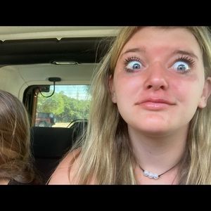 Meet your Posher, Ella